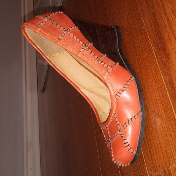 Red and Brown High Heels - Picture 2 of 2